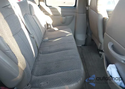 2004 Chevrolet Express z USA, uszkodzony, nr VIN 1GAGG25U541231602